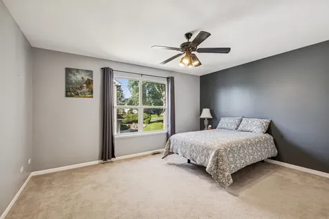 1804 Redwood Lane Mchenry IL 60051