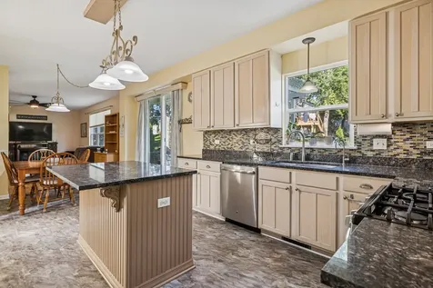 1804 Redwood Lane Mchenry IL 60051