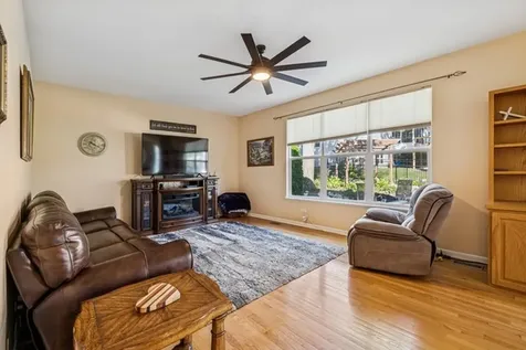1804 Redwood Lane Mchenry IL 60051