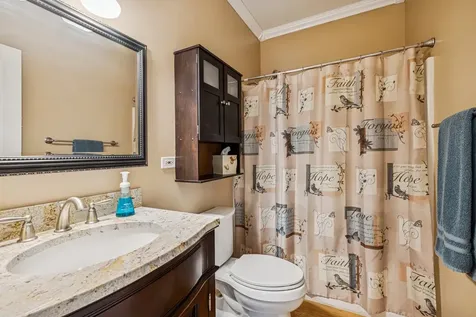 1804 Redwood Lane Mchenry IL 60051