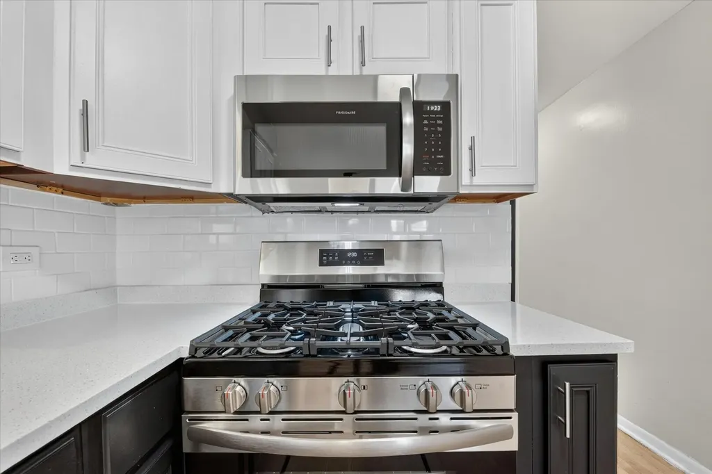 8603 South Exchange Avenue Chicago IL 60617