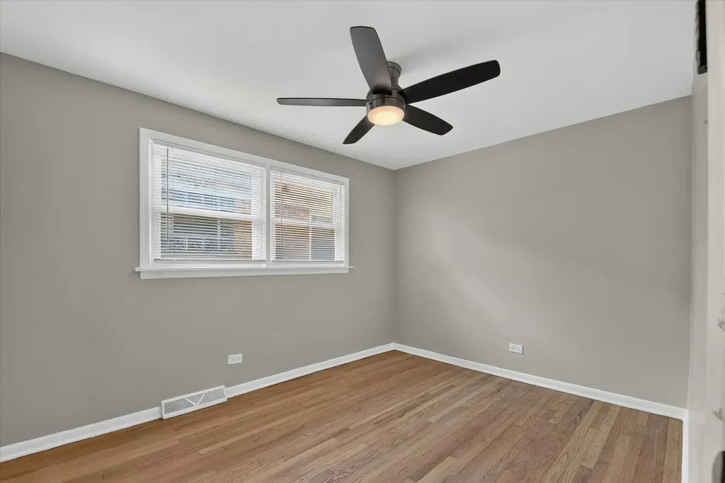 8603 South Exchange Avenue Chicago IL 60617