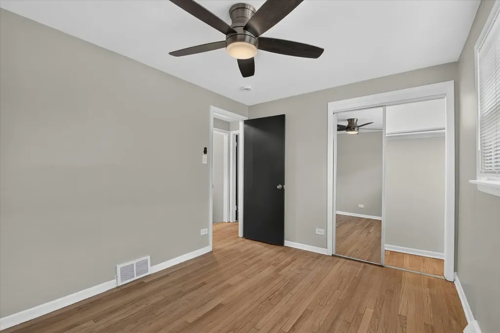 8603 South Exchange Avenue Chicago IL 60617