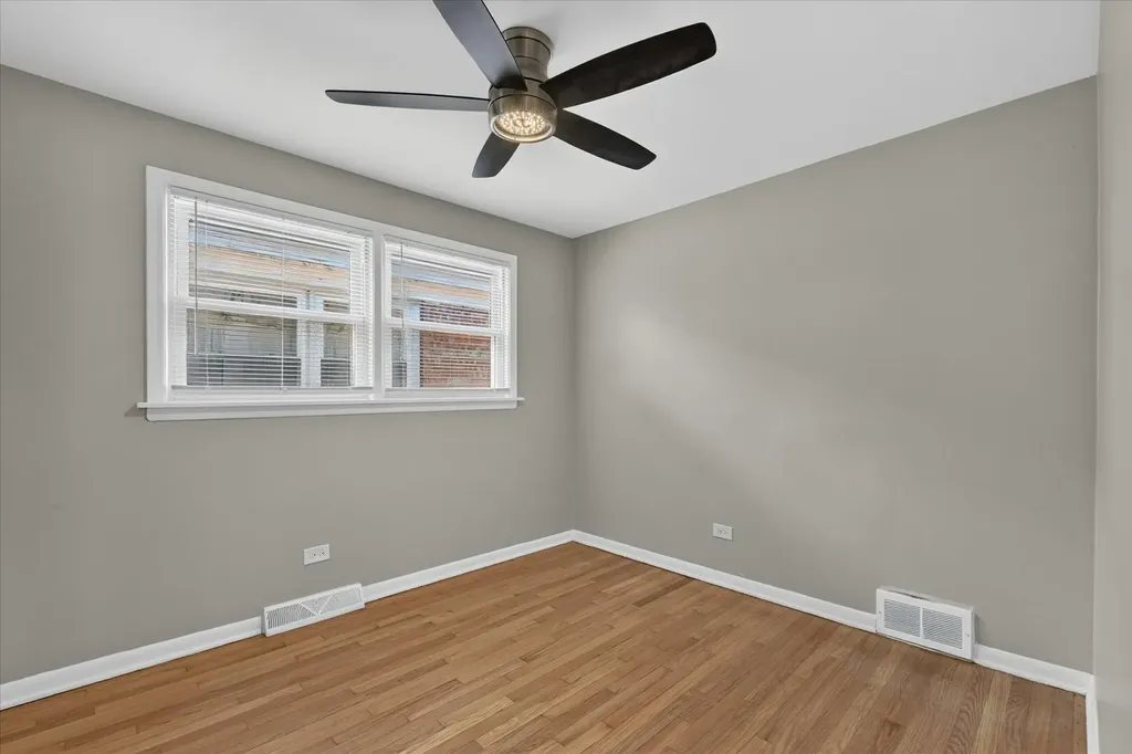 8603 South Exchange Avenue Chicago IL 60617