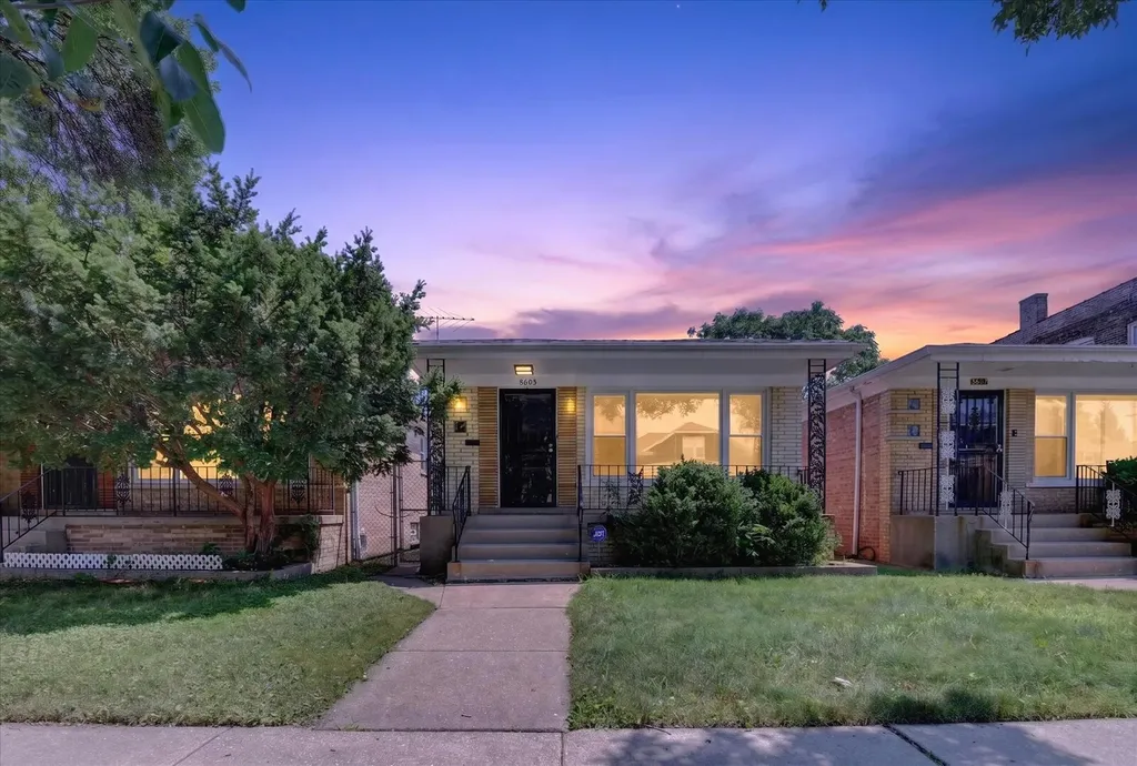 8603 South Exchange Avenue Chicago IL 60617