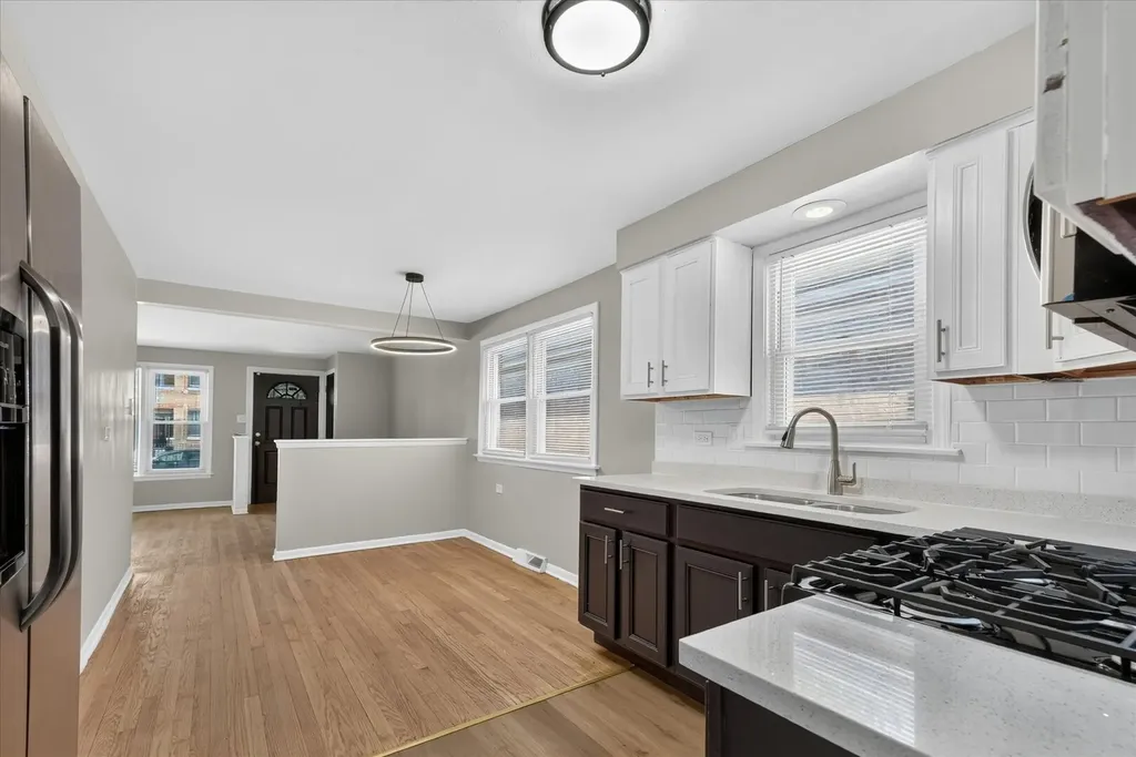 8603 South Exchange Avenue Chicago IL 60617
