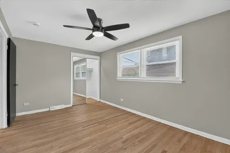 8603 South Exchange Avenue Chicago IL 60617