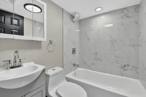 8603 South Exchange Avenue Chicago IL 60617