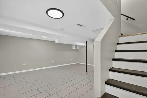 8603 South Exchange Avenue Chicago IL 60617