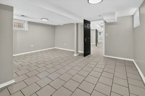 8603 South Exchange Avenue Chicago IL 60617