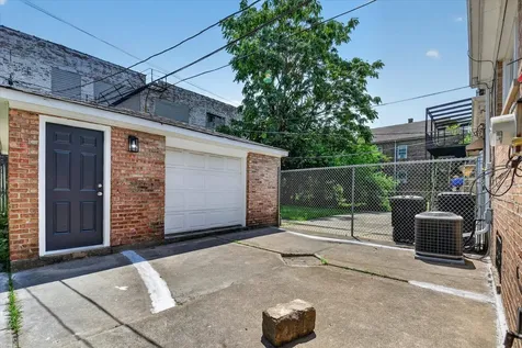 8603 South Exchange Avenue Chicago IL 60617