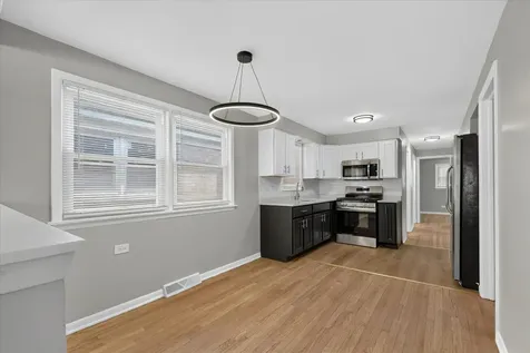 8603 South Exchange Avenue Chicago IL 60617