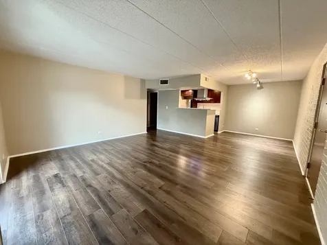 3851 North Parkway Drive Northbrook IL 60062