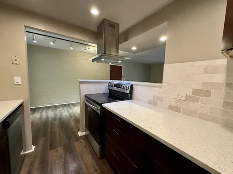 3851 North Parkway Drive Northbrook IL 60062