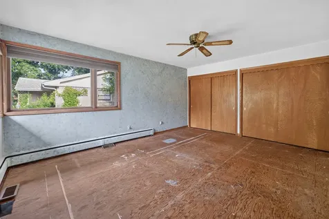 1111 Loren Drive Dekalb IL 60115