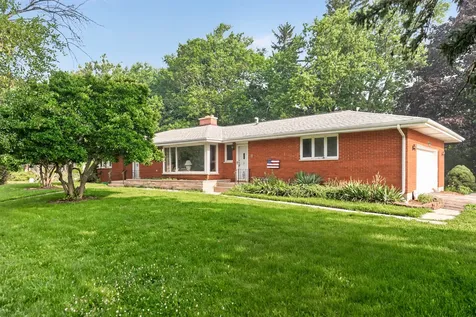 1111 Loren Drive Dekalb IL 60115