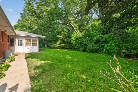 1111 Loren Drive Dekalb IL 60115