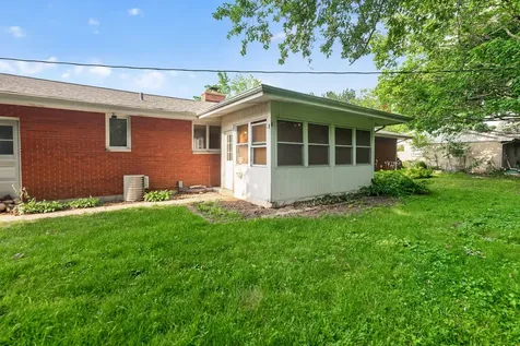 1111 Loren Drive Dekalb IL 60115