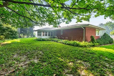 1111 Loren Drive Dekalb IL 60115