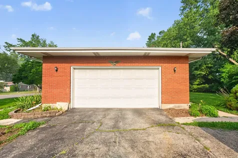 1111 Loren Drive Dekalb IL 60115