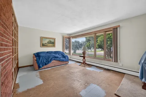 1111 Loren Drive Dekalb IL 60115