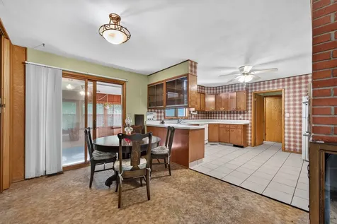 1111 Loren Drive Dekalb IL 60115