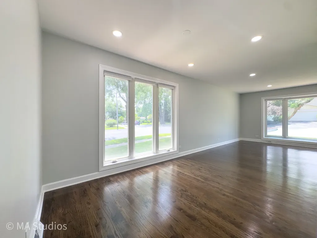 4256 Golf Road Skokie IL 60076