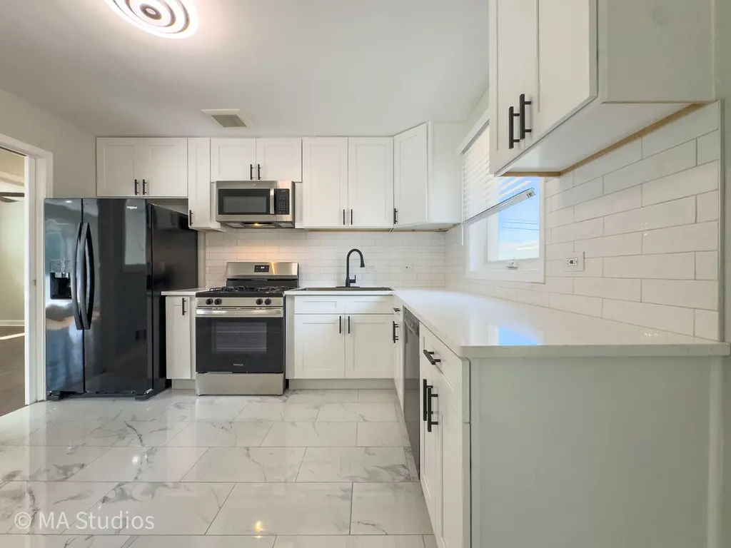 4256 Golf Road Skokie IL 60076