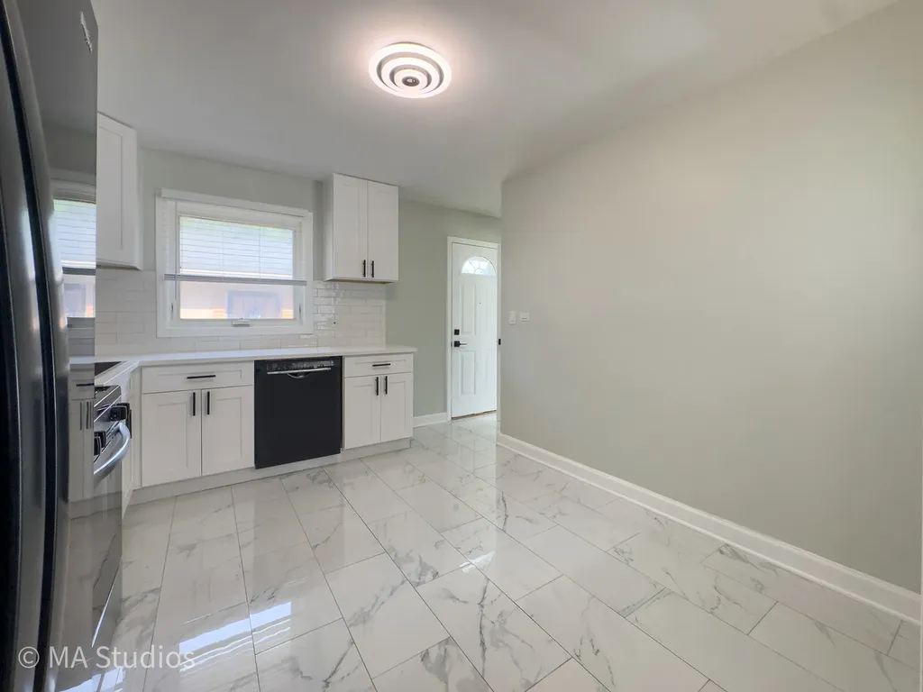 4256 Golf Road Skokie IL 60076