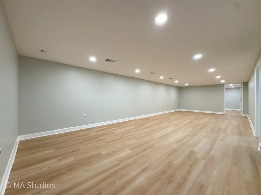 4256 Golf Road Skokie IL 60076