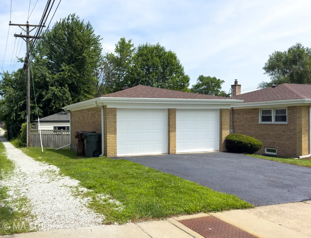 4256 Golf Road Skokie IL 60076