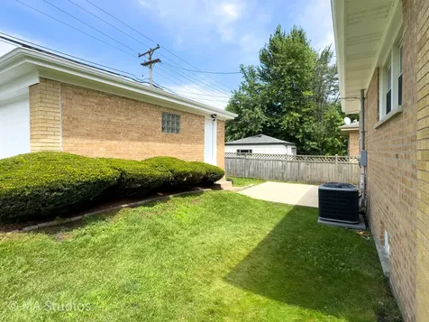 4256 Golf Road Skokie IL 60076