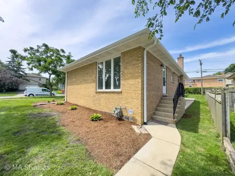 4256 Golf Road Skokie IL 60076