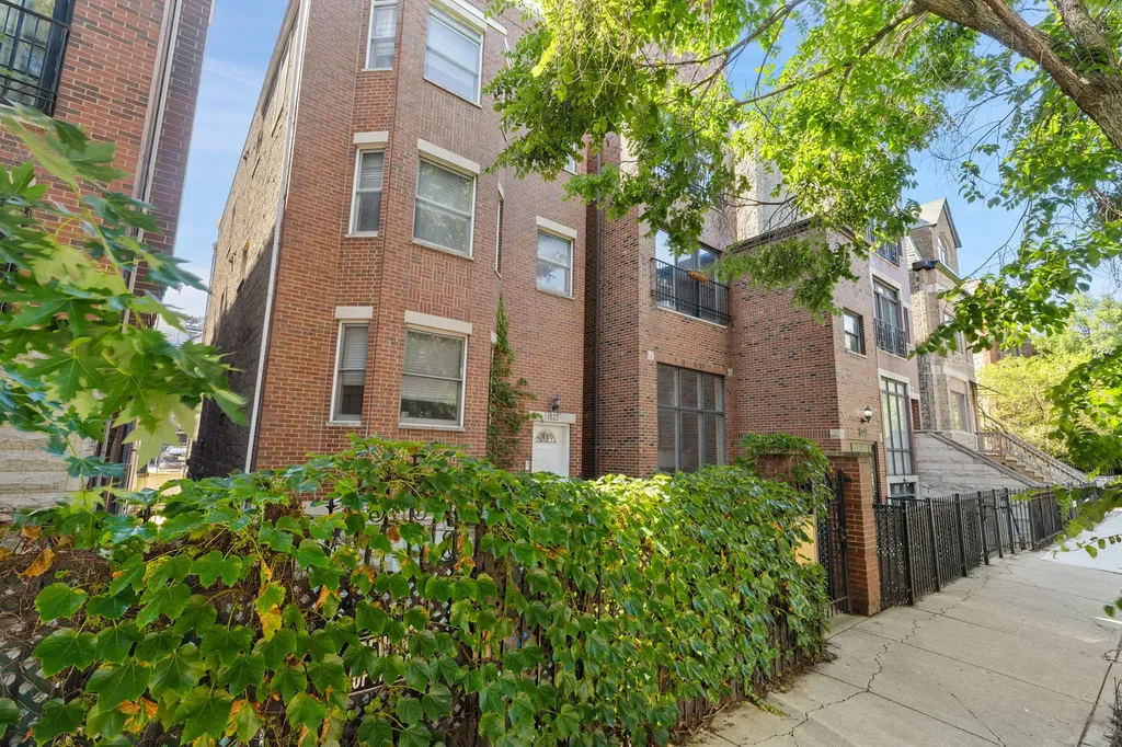 1522 North Bosworth Avenue Chicago IL 60642