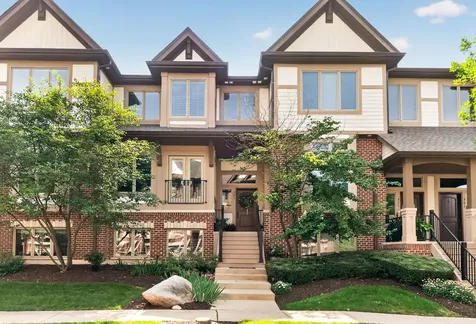 321 Brownstone Drive St. Charles IL 60174