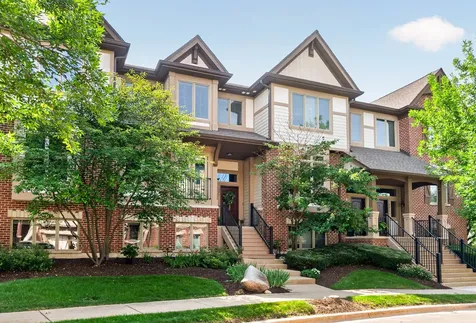 321 Brownstone Drive St. Charles IL 60174