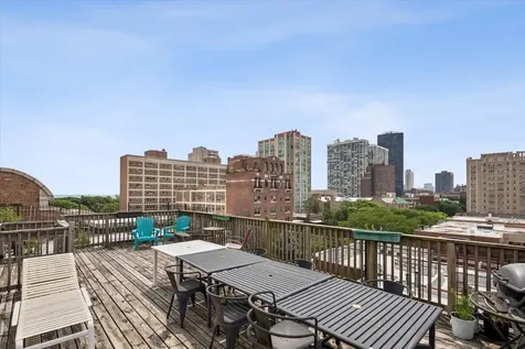 5646 North Kenmore Avenue Chicago IL 60660
