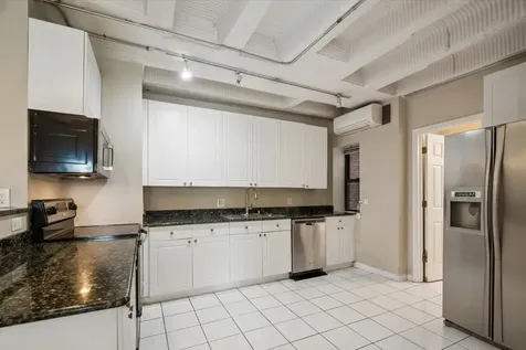5646 North Kenmore Avenue Chicago IL 60660