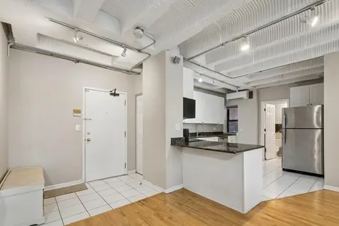 5646 North Kenmore Avenue Chicago IL 60660