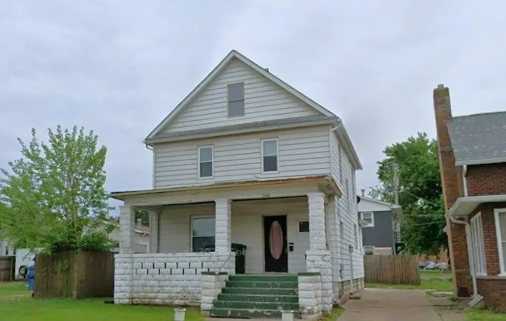 2432 5TH Avenue Moline IL 61265