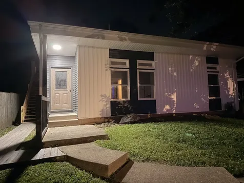121 Oak Drive Dekalb IL 60115