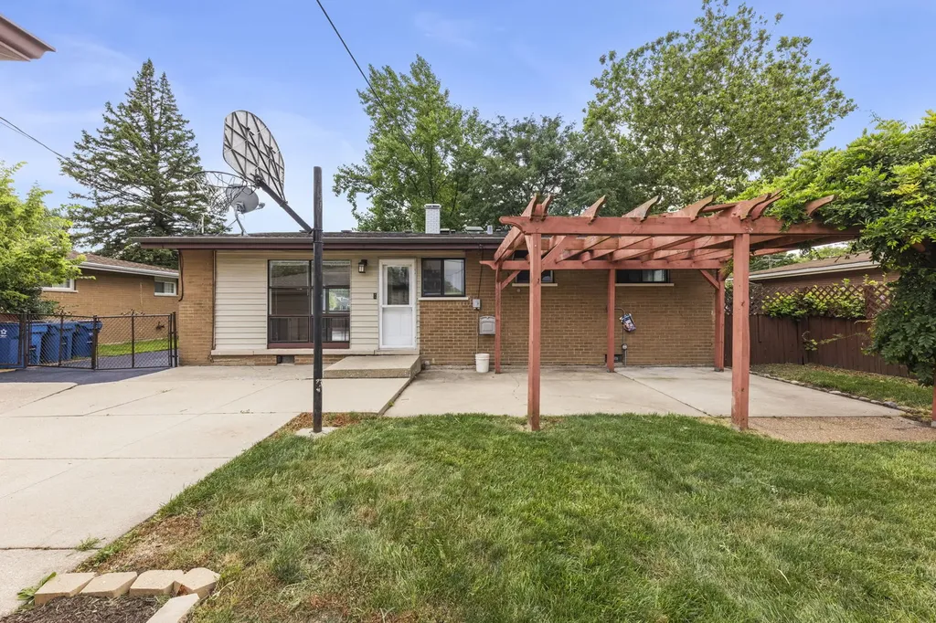 248 East Wrightwood Avenue Addison IL 60101