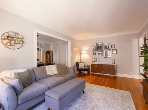 719 Hinman Avenue Evanston IL 60202