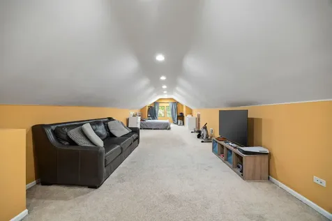 1725 East 84th Street Chicago IL 60617