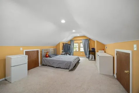 1725 East 84th Street Chicago IL 60617