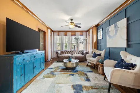 1725 East 84th Street Chicago IL 60617
