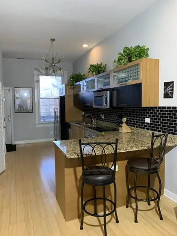 1921 West Evergreen Avenue Chicago IL 60622
