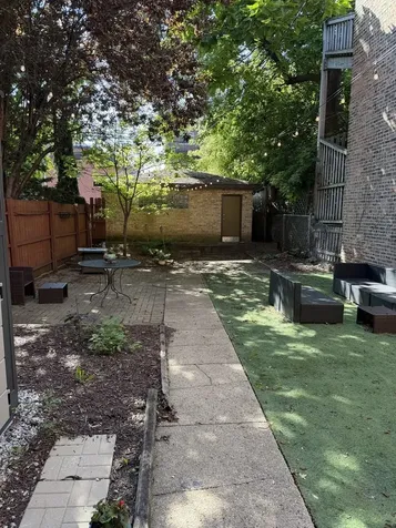 1921 West Evergreen Avenue Chicago IL 60622