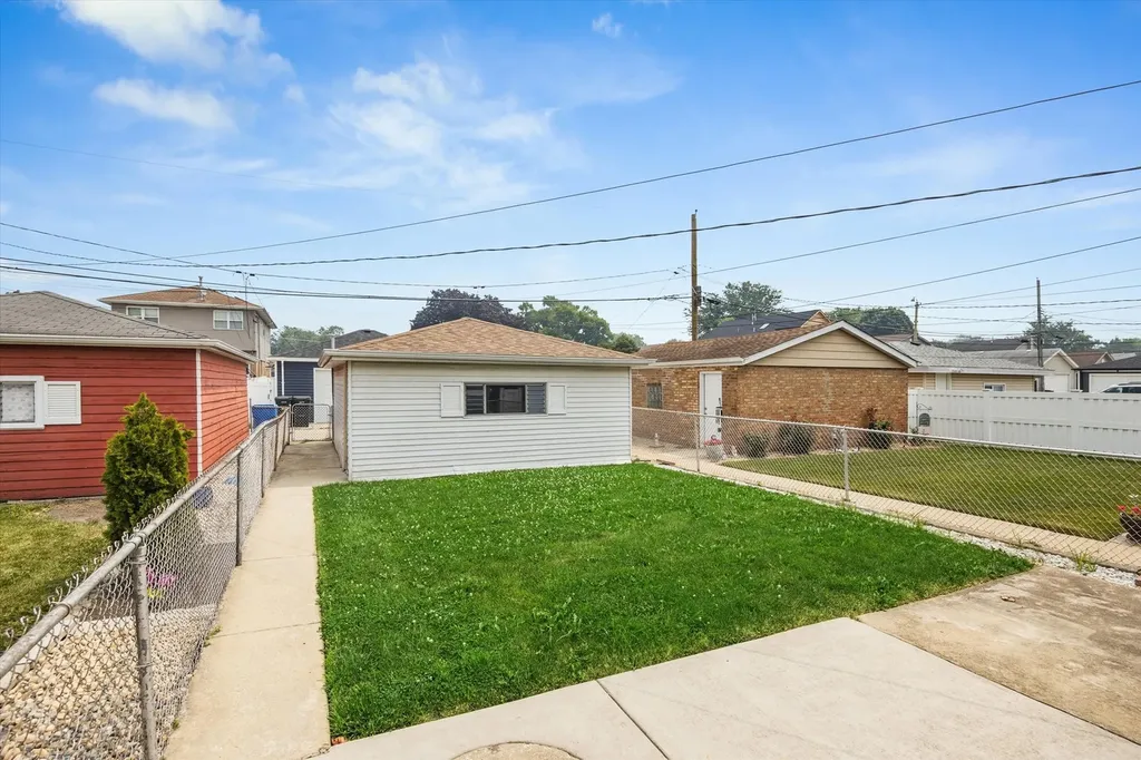 5153 South Oak Park Avenue Chicago IL 60638