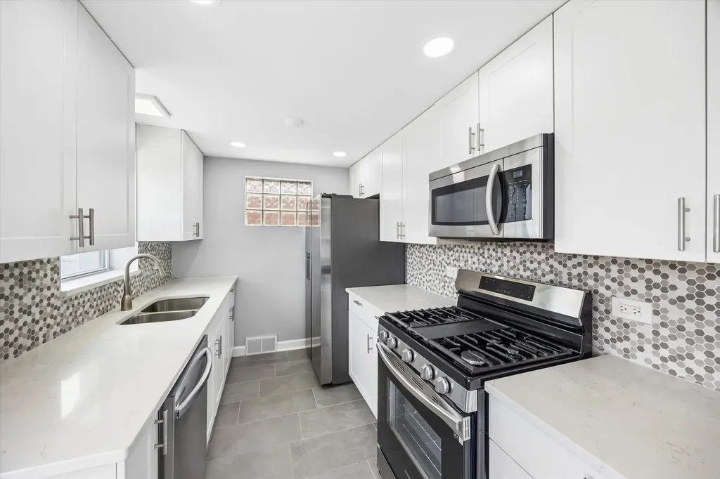 5153 South Oak Park Avenue Chicago IL 60638